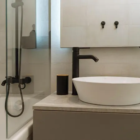 Nexus Olive Plaza With Parking