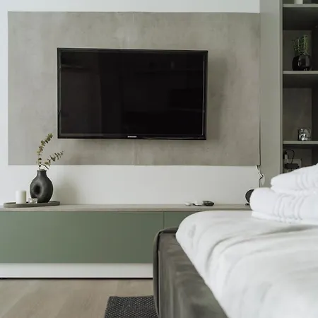 Nexus Olive Plaza With Parking