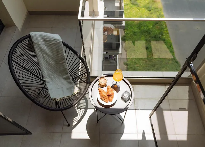 Nexus Olive Studio Plaza With Parking Апартаменти *