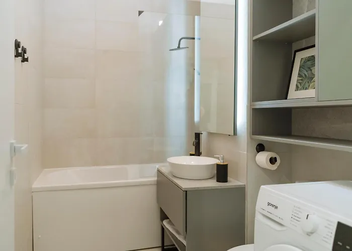 Nexus Olive Studio Plaza With Parking