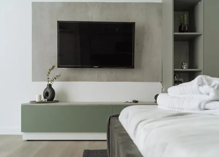 Nexus Olive Studio Plaza With Parking